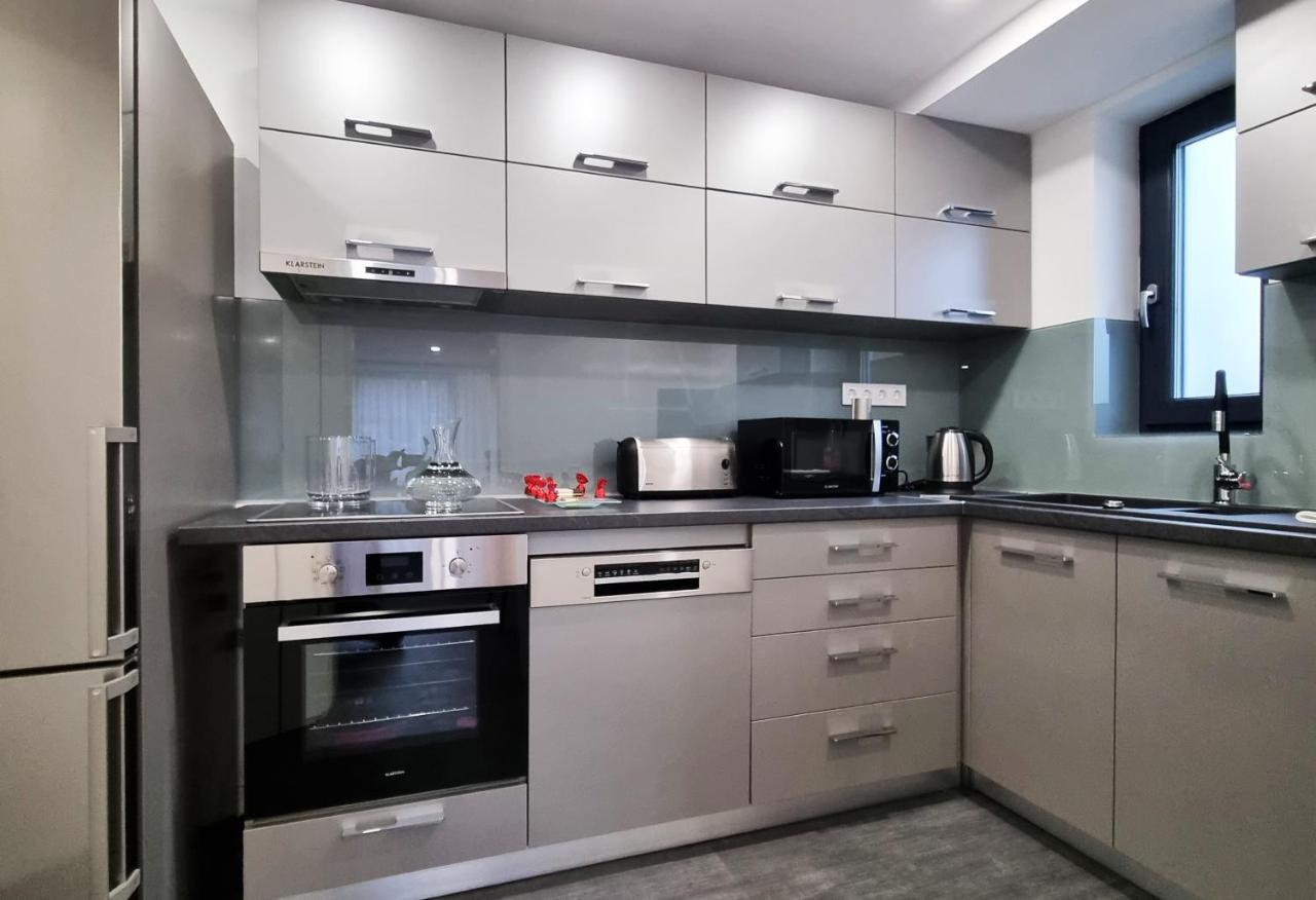 The Butterfly Hotel Sangeorgiu de Mures Ngoại thất bức ảnh