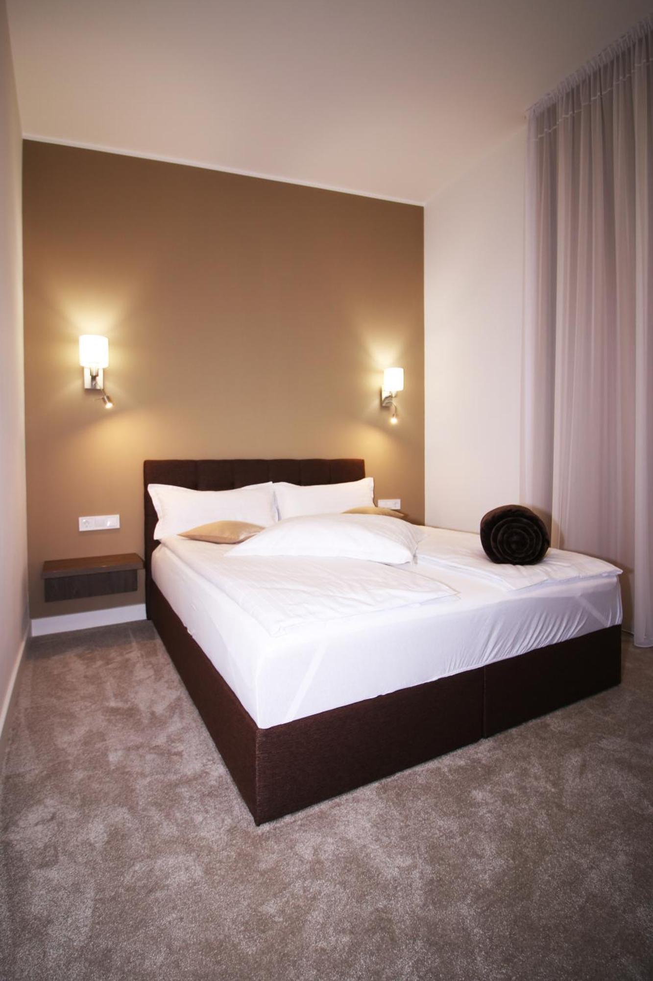 The Butterfly Hotel Sangeorgiu de Mures Ngoại thất bức ảnh